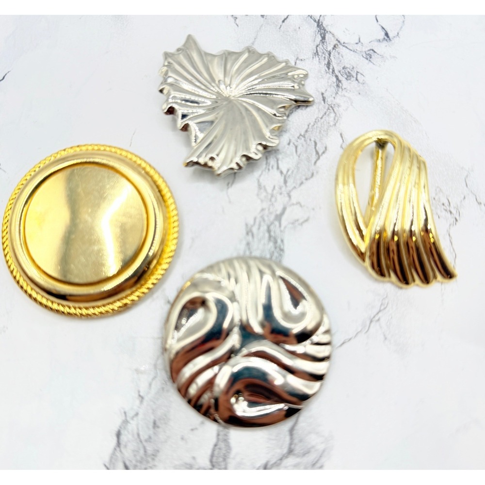 Lot 4 Scarf Clips & Slide  Round Gold Silver Tone One is Signed Jeri-Lou